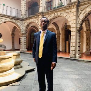 Meet your Posher, Robert